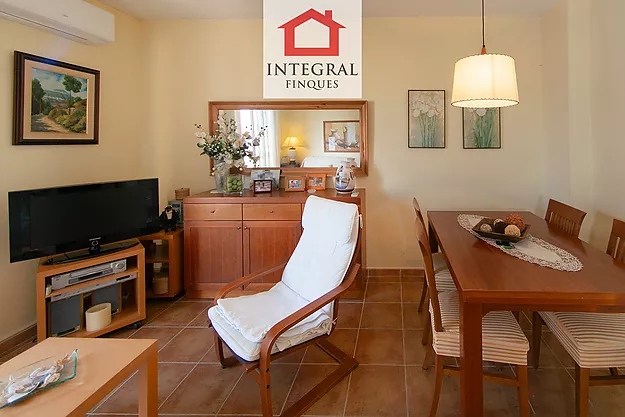 APARTAMENT AMB PÀRQUING A 2 MINUTS DE LA PLATJA
