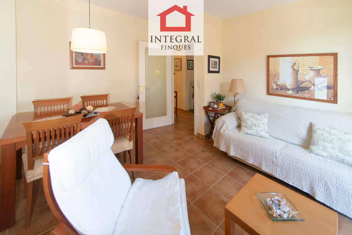 APARTAMENT AMB PÀRQUING A 2 MINUTS DE LA PLATJA