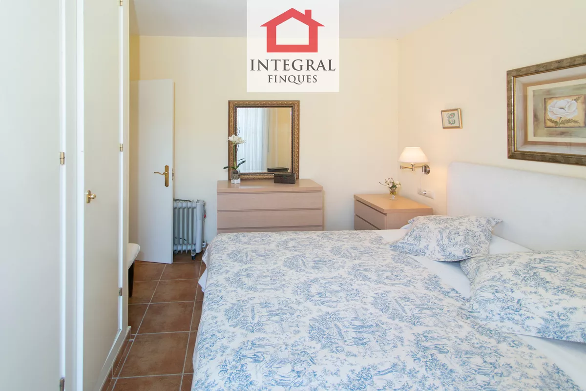 APARTAMENT AMB PÀRQUING A 2 MINUTS DE LA PLATJA
