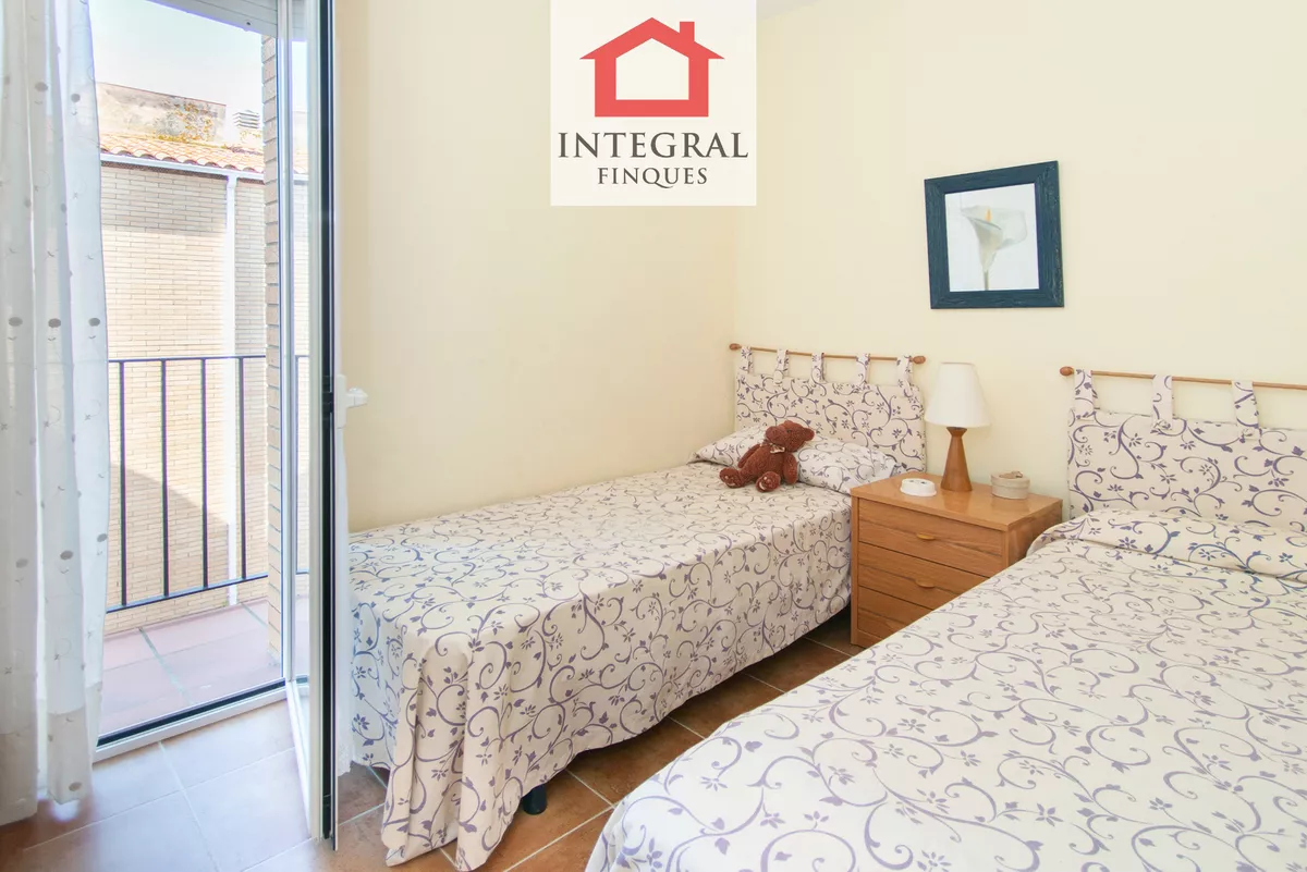 APARTAMENT AMB PÀRQUING A 2 MINUTS DE LA PLATJA