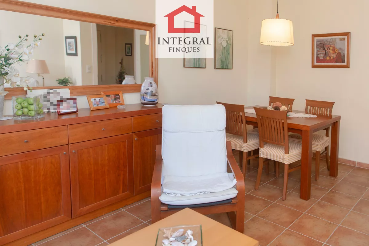 APARTAMENT AMB PÀRQUING A 2 MINUTS DE LA PLATJA