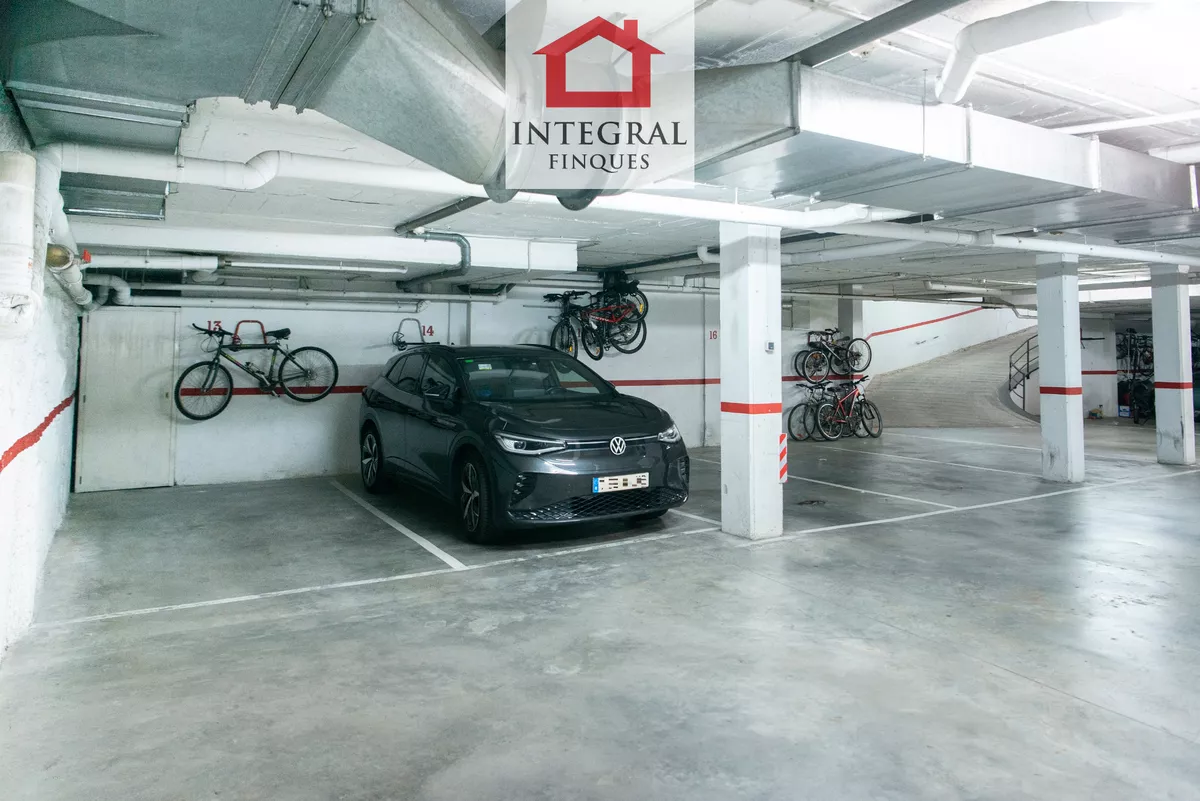 APARTAMENT AMB PÀRQUING A 2 MINUTS DE LA PLATJA