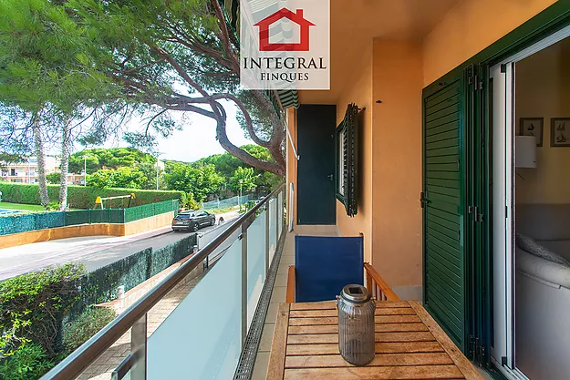 APARTAMENTO EN LA FOSCA CON PISCINA COMUNITARIA