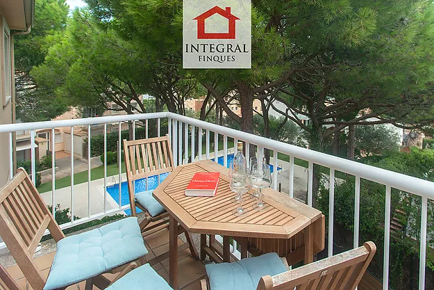 APARTAMENTO EN LA FOSCA CON PISCINA COMUNITARIA Y VISTAS AL MAR