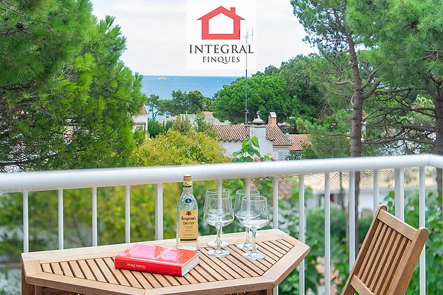 APARTAMENTO EN LA FOSCA CON PISCINA COMUNITARIA Y VISTAS AL MAR